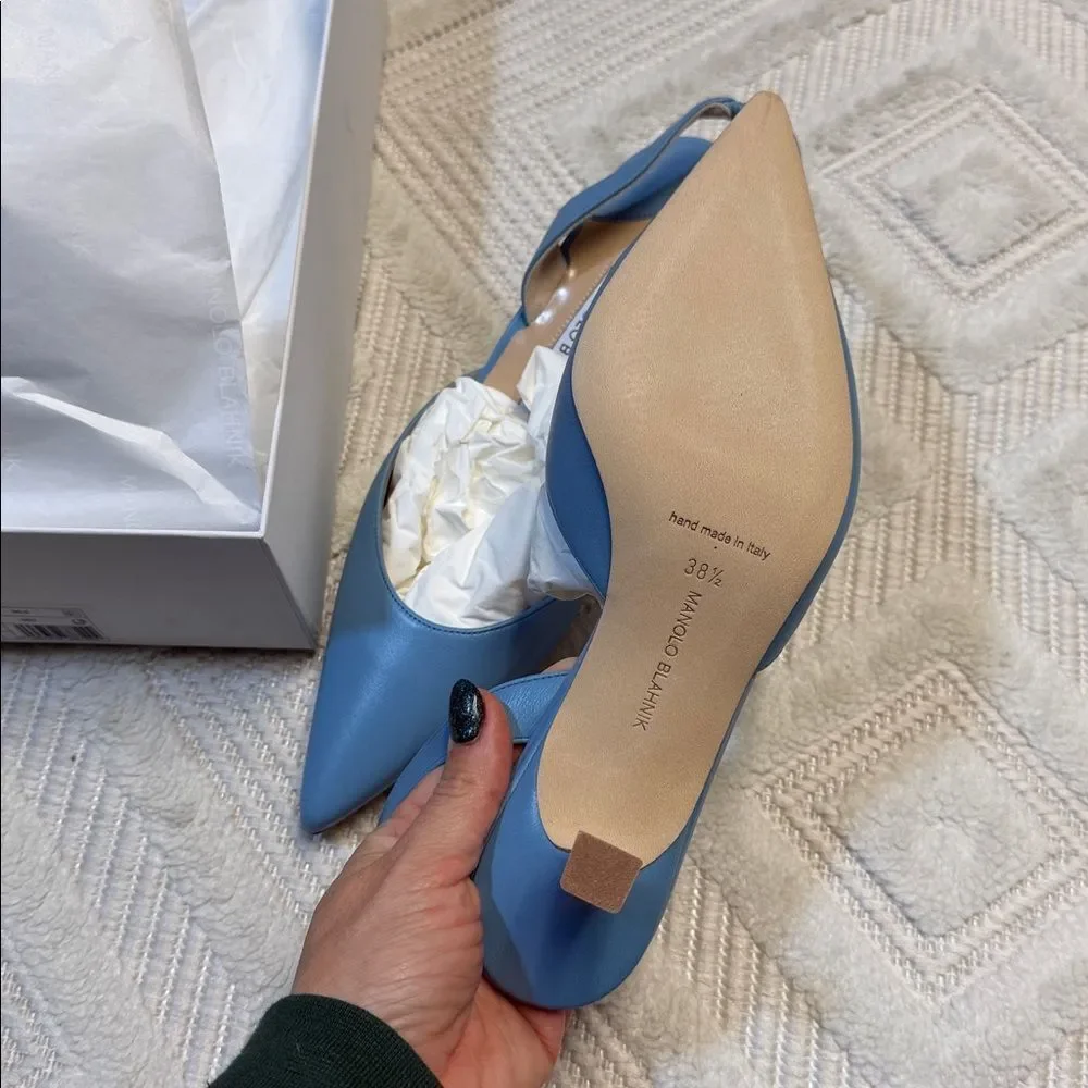 Manolo Blahnik Carolyne Kitten-heel Halter Pumps In Blue